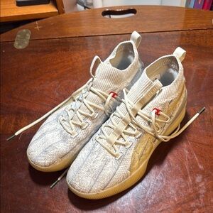 2018 PUMA Clyde Court “Peace on Earth” Men’s Basketball Shoes, Size 10